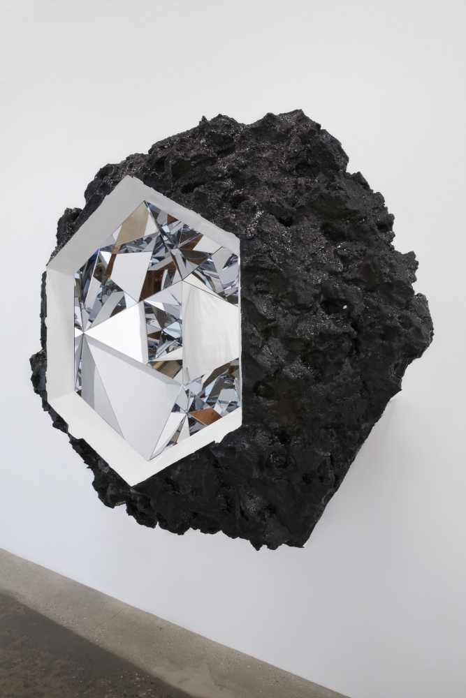 Doug Aitken

Inside me

2018

Aluminum, high density foam, resin, auto paint, acrylic mirror

56 1/2 x 63 1/2 x 41 inches (143.5 x 161.3 x 104.1 cm)

Variation&amp;nbsp;of 2

DA 536

&amp;nbsp;

INQUIRE