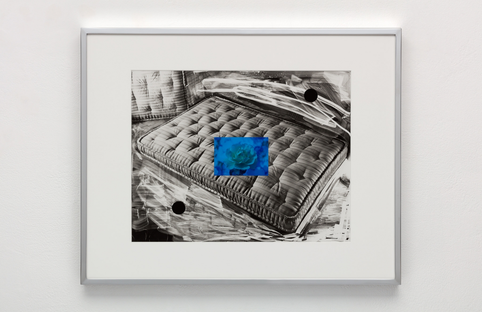 Elad Lassry

Untitled (Mattress, Rose)

2019

Silver gelatin print, C-print, aluminum frame

16 3/8 x 20 3/8 inches (41.6 x 51.8 cm) framed

Unique

EL 503

$22,000

&amp;nbsp;

INQUIRE