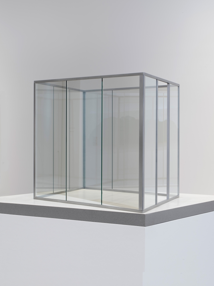 Dan Graham

Diamond or Swimming Pool

2019

2-way mirror glass, aluminum

28 x 42 1/8 x 42 1/8 inches (71 x 107 x 107 cm)

Edition&amp;nbsp;of 3

DG 105

&amp;nbsp;

INQUIRE