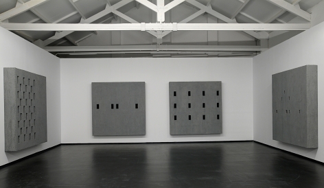 Valentin Carron, Installation view: Fibre, Fibre, Austère, Austère, La Conservera Centro de Arte Contemporáneo, Ceuti, Murcia, Spain, 2010